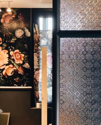 Customize Size Patterned Glass 3mm 4mm 5mm For Decorative Building Bathroom Window
