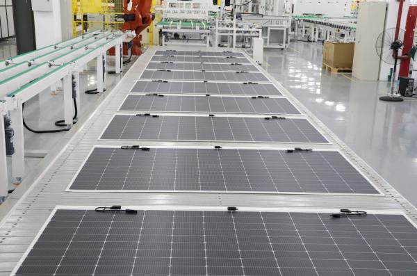 9bb 100 Watts Mono Solar Panel Polished Pet Coating Max. Power 580W Optimum Operation Voltage 44.19 V 23% Module PV Power IP67 Waterproof