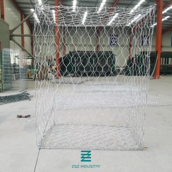 Gabion Box Welded Wire Mesh Rolls , Galvanized Mesh Roll 18-208-15 100m