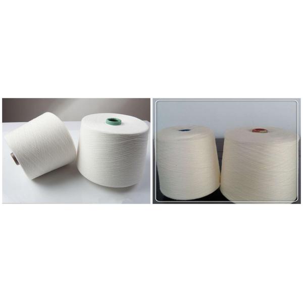 Le fil à tricoter acrylique cru du blanc 100% a tourné le fil pour tricoter/tissant