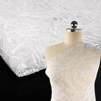 Vêtement de mariée en dentelle en tissu de mariée en broderie florale en tulle en dentelle en dentelle en 2024