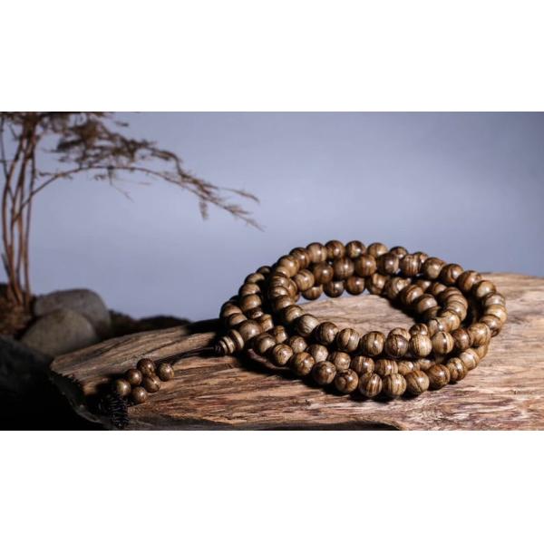 Elegant Agarwood Bead Pendant Exquisite Craftsmanship With Durable Materials