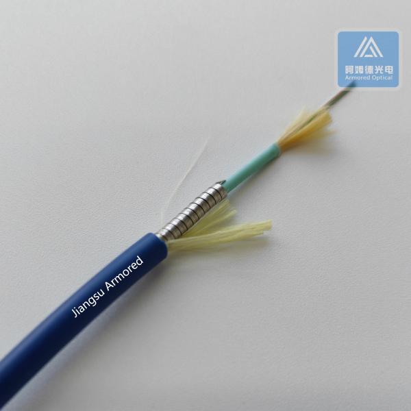 Cable de fibra blindada en espiral de 6 núcleos de modo múltiple de 4,5 mm azul de PVC resistente a roedores FTTH