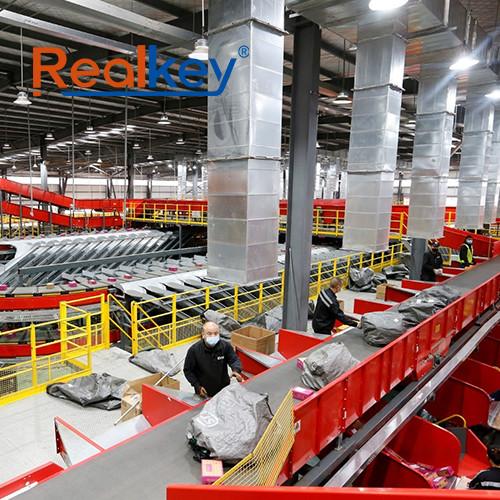 Customized Warehouse Belt Conveyor Easy Installation For Courier Services