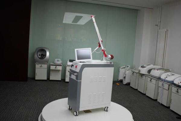 Painless Tattoo Removal Machine 12'' big color screen /spot size 0.7-7mm adjustable