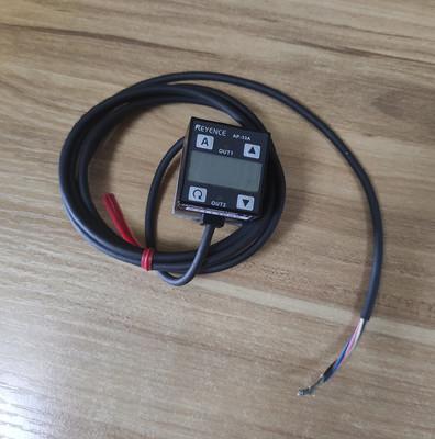 Keyence AP-31A AP Series 12–24V DC Pressure Sensor / Pressure Switch