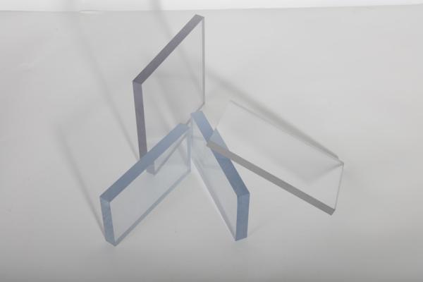 4 mm feuille de PC en polycarbonate transparent pour les toits et les panneaux extérieurs résistant aux intempéries