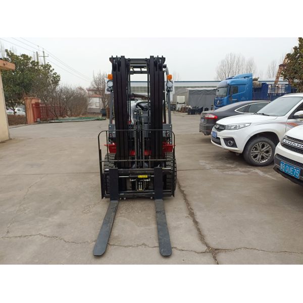 LPG Powered Forklift Truck 4.0 Ton CPCD40 with 5m Mast for Logistics Center Use