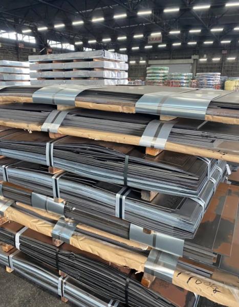 Hojas de acero galvanizadas para aplicaciones industriales y de construcción con nuestros servicios de procesamiento de materia prima y procesamiento de acero