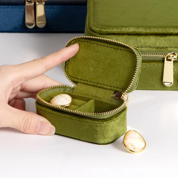 Green Velvet Jewelry Box Custom Gift Box Durable With Metal Lock