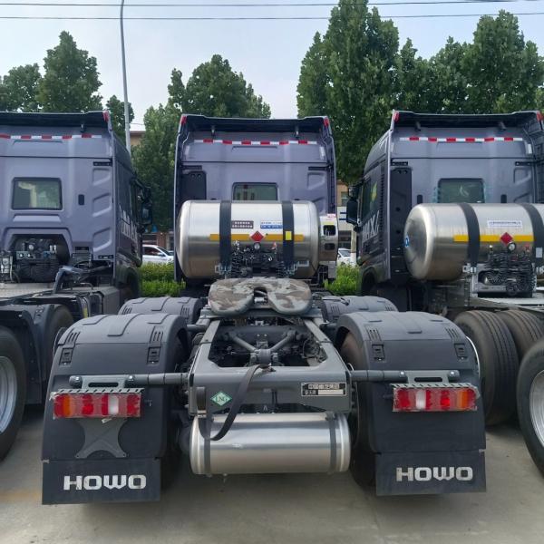 Customized Request HOWO Gas Tractor 840 510HP 6*4/4*2/6*2 Customizable Transport Truck