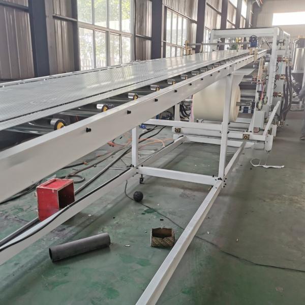 Ligne de production d'extrudeuses de tuyaux PP ABS PMMA de haute qualité pour les applications d'extrusion de tuyaux