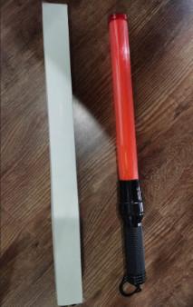 Light Baton With Green Bulb Color And ABS Handle Powered By 3 AA Batteries