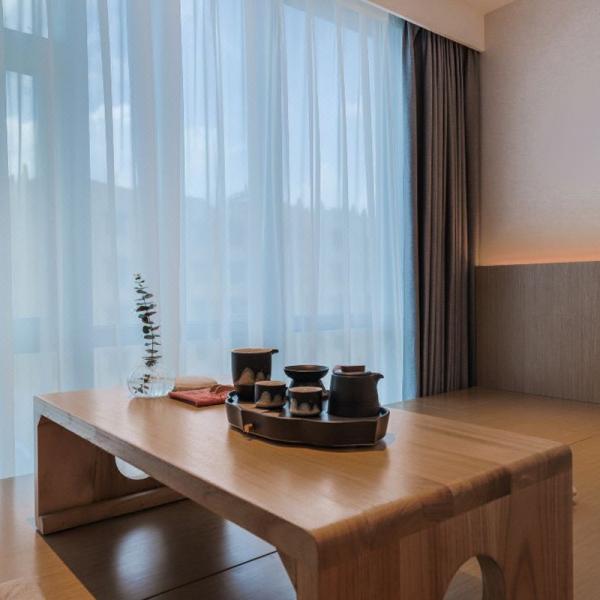 Modern King Size Bedroom Furniture from Three Star Source with Rotary Fixed Design