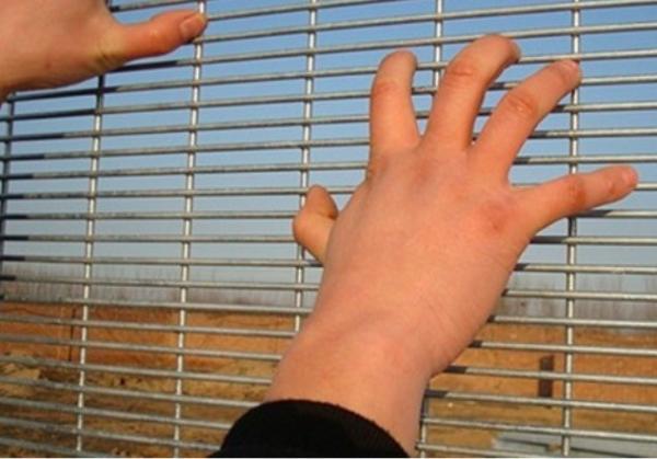 Security Powder Coated Wire Mesh Panels 12.7 X 76.2mm 4.0mm Diameter