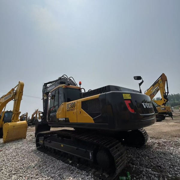 Used Volvo 300 Perfect Condition 30 Ton Crawler Excavator Kawasaki Hydraulic Valve Gear Bearing Perfect Engine Used Excavator