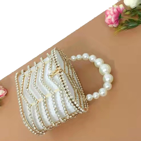 Flat Bucket Shape Pearl Hand Bags Red Fabric Inlaid Diamond OEM ODM