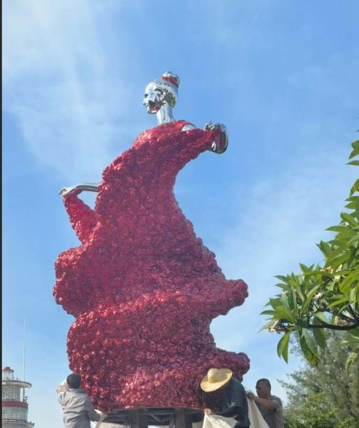 contemporary Garden Statues And Sculptures Red Baking Varnished Forging