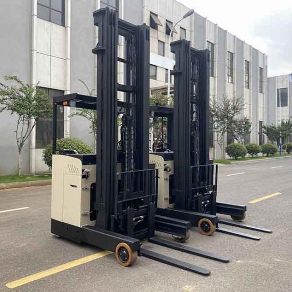 3000kg CQDE30 48V 3T Electric Reach Forklift Truck Seat Type Triplex 3-6m Mast