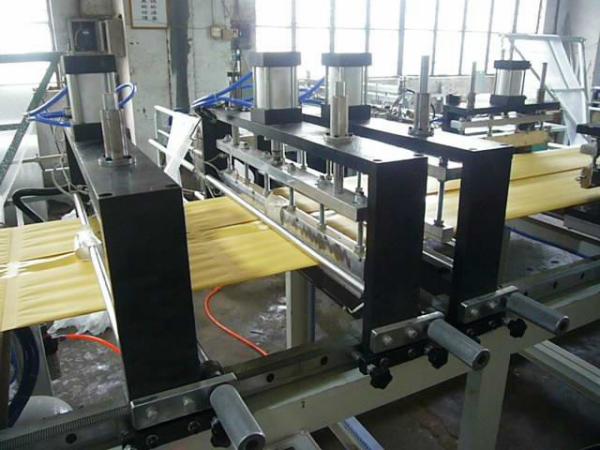 Kraft Paper Air Bubble Envelope Making Machine Servo Motor Driving