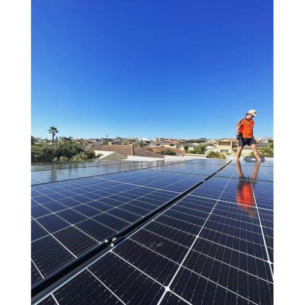 182mm Half Cut Cell Monocrystaline Silicon 420W-440W All Black Mono Solar Panel Module