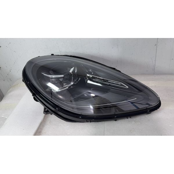 2022-2024 New Mazda Headlight Used Original Right Headlamp Assembly Part number: 95B94 1080BE