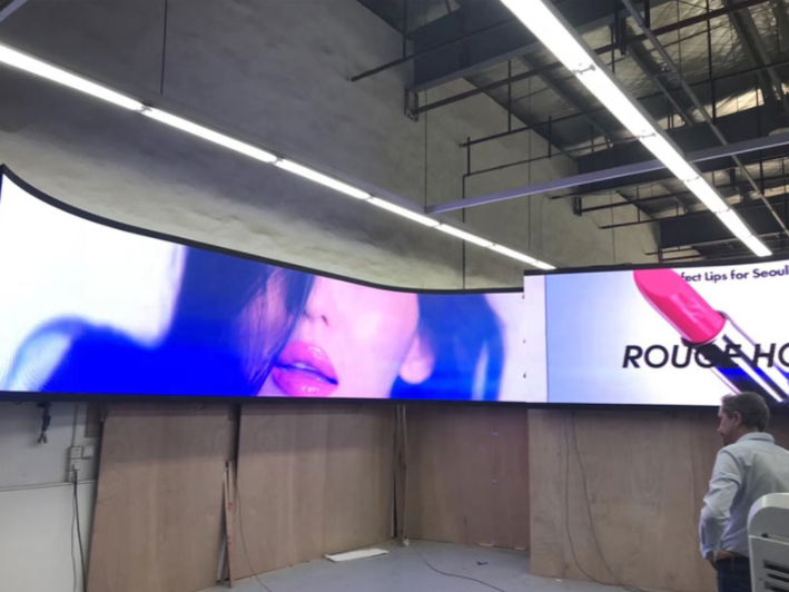 Нежность Rgb полного цвета модуля СИД P2.5 SMD гибкая изогнула круговой экран 240X120mm СИД