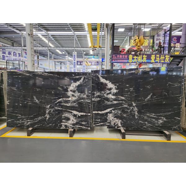 Marbre noir cosmique brésilien pierre de luxe livre-match arrière-plan caractéristique mur pierre de sol luxueuse