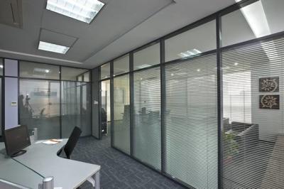 Soundproof Aluminum Glass Office Partitions Fire Prevention 2.5mm Wall Thickness