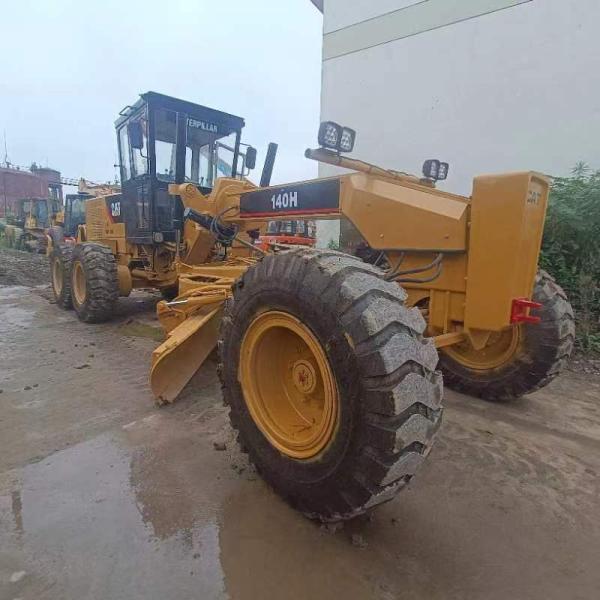 CAT 140H Motor Grader in Excellent Condition for Your Construction Projects
