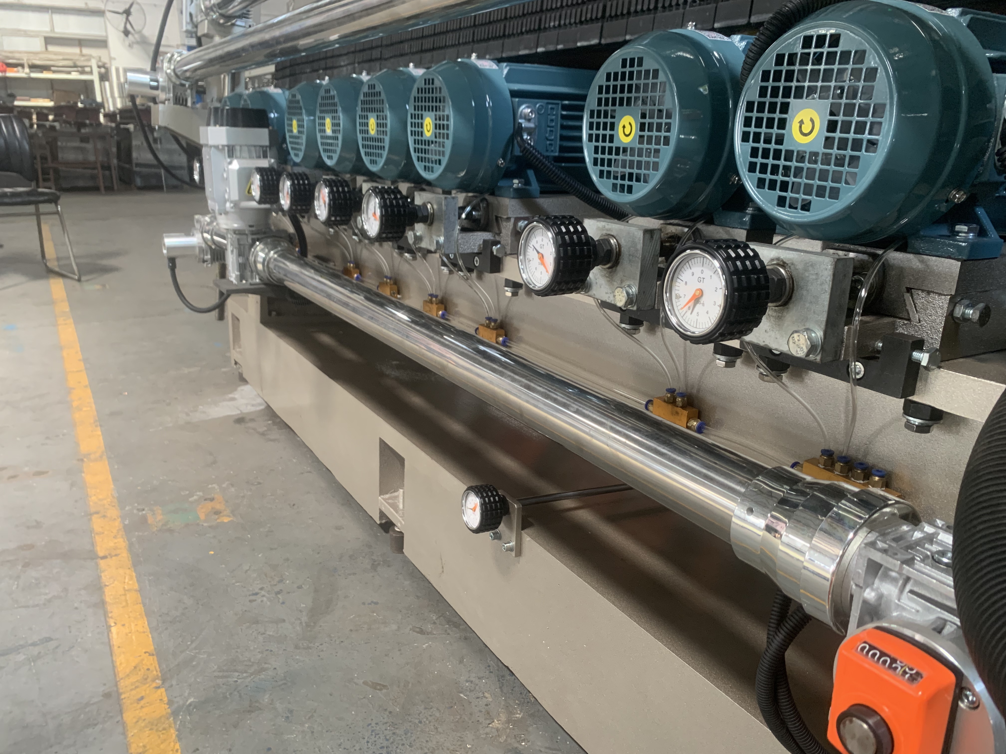 PLC Control 3-12mm Glass Beveling Machine For Grinding / Polishing Bevel Edge