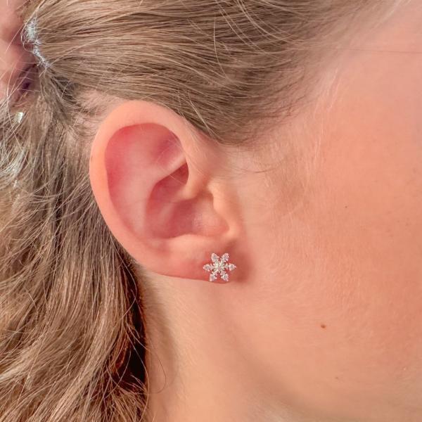 Boucles d'oreilles à clous flocon de neige en argent sterling 925 plaqué rhodium et oxydes de zirconium, 2g
