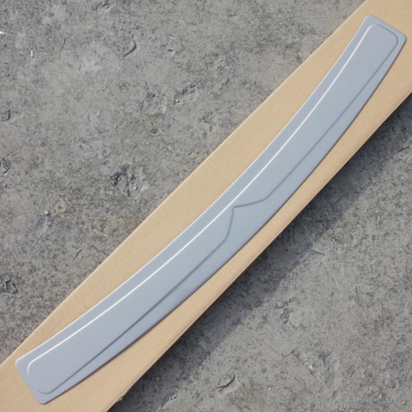 INFINITI EX25 / QX50 Automático Iluminación de las placas, Pedal de la puerta trasera