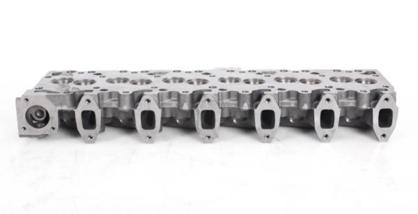 6D102 Cylinder Head for Construction Machinery Diesel Engine Spare Parts at Machinery Repair Shops
