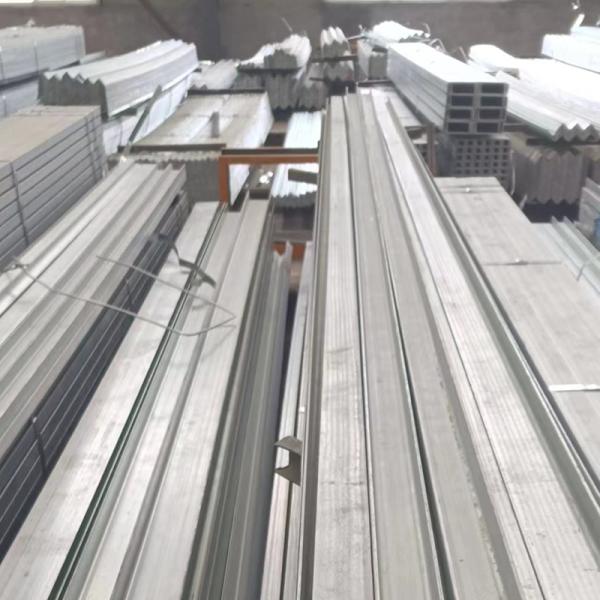 U Channel Galvanized Steel Construction Not Perforated 1.5mm-5.0mm Thickness