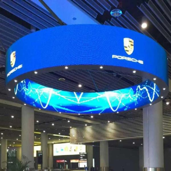 室内 柔軟性 円筒形 4K P2.5 LED コラム カスタム カーブド 広告 LED スクリーン LED 壁