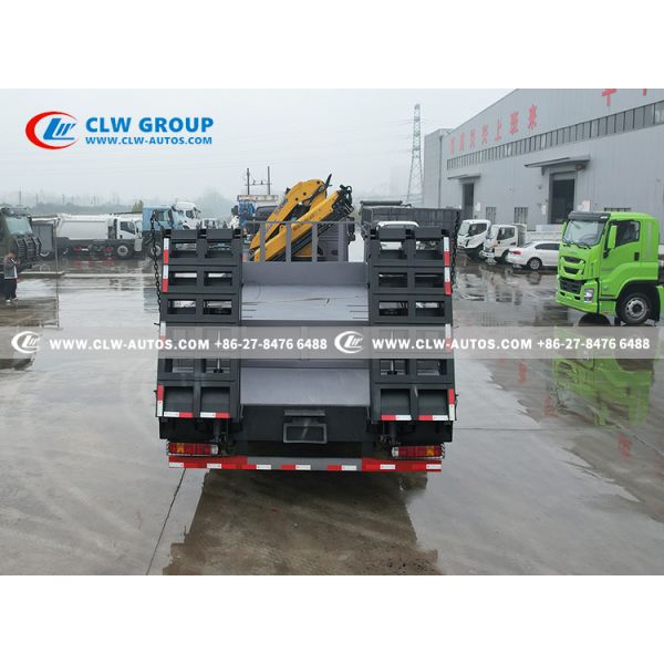 HOWO 8x4 Service Truck with 10-Ton XCMG Knuckle Boom Crane and Hydraulic Access Ladder for Heavy Lifting