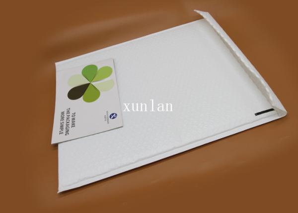 O volume pequeno coloriu os envelopes da bolha, seguros usar encarregados do envio da correspondência polis da bolha 6x9