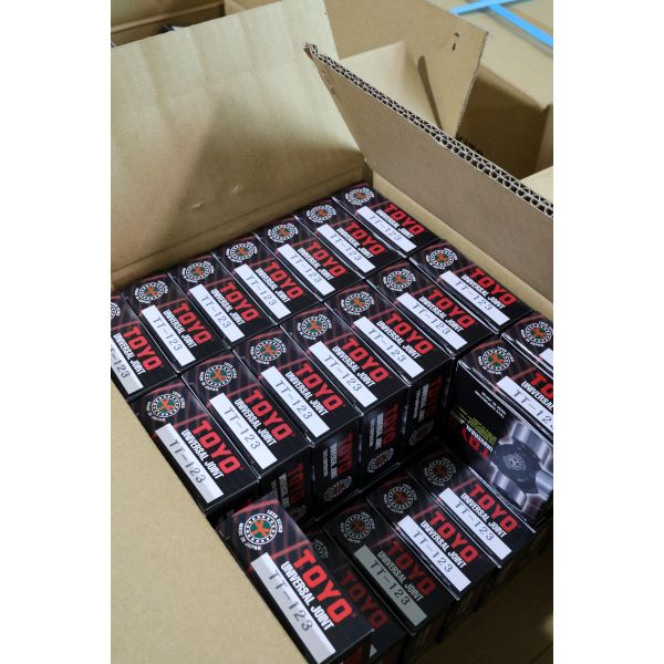 Alloy Steel TOYO Universal Joint 04371-36030 For 2TR TRJ12# TRJ