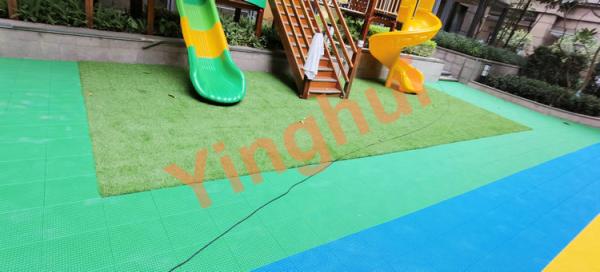 Modular Artificial Turf Grass Tiles Price for Leisure Football Lawn Garden and Sports Flooring