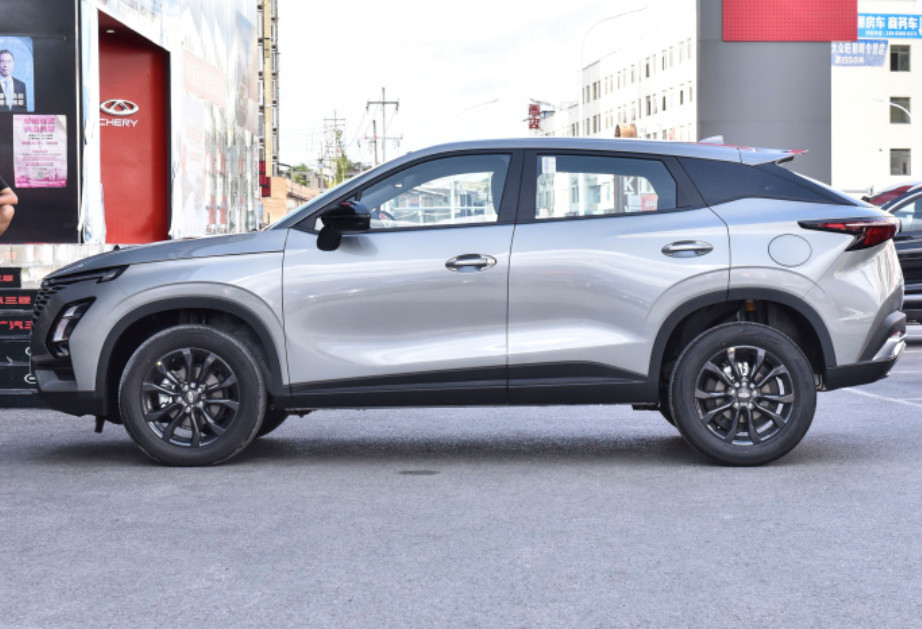 более дешевый автомобиль нефти 2 WD мест L4 версии 5 Chery Omoda 1.5T CVT подержанный
