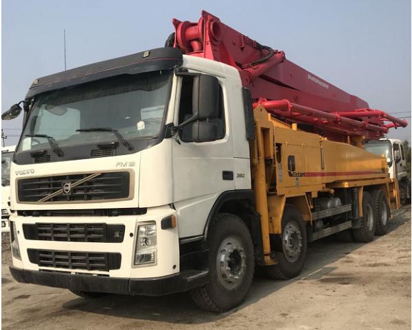 Haute pompe concrète de fonctionnement Putzmeister 42M Volvo Used de remorque