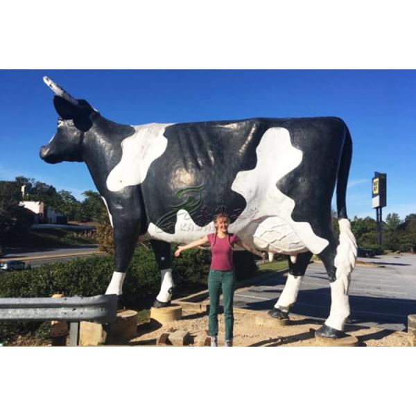 Outdoor Decoration Animatronic Animals , Electric Life Size Cow