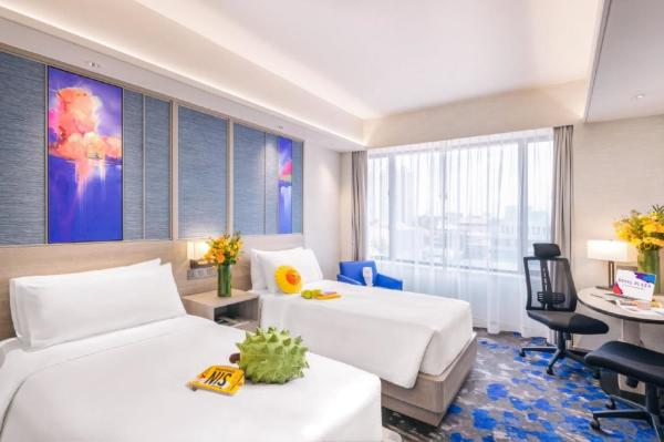Budget hotel rooms interior design of furniture made by Laminate board in Wardrobe and Cupboard cabinets