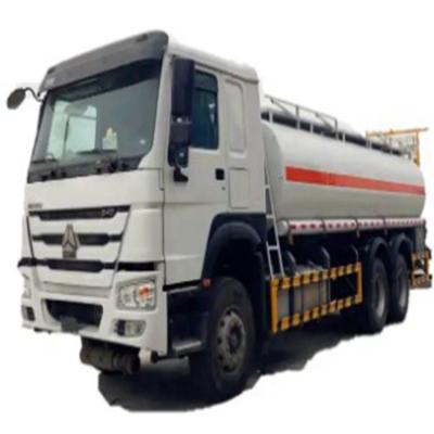HOWO 8X4 460HP camions spéciaux réservoirs d'eau 30000L 30000 litres 25 tonnes saupoudrer de l'eau Bowser camion avec système de jet