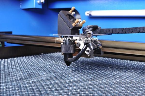 Mini CNC Cutting Co2 Laser Engraving Machine Blue White 600 * 400
