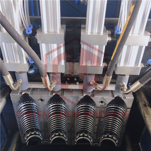 Semi Automatic PET Bottle Blow Molding Machine 2000BPH 4 Cavity Bottle Mould