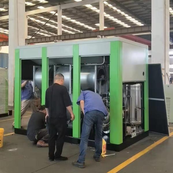 A água silenciosa de 30 compressores livres variáveis do parafuso do óleo da velocidade de HP 22KW injetou