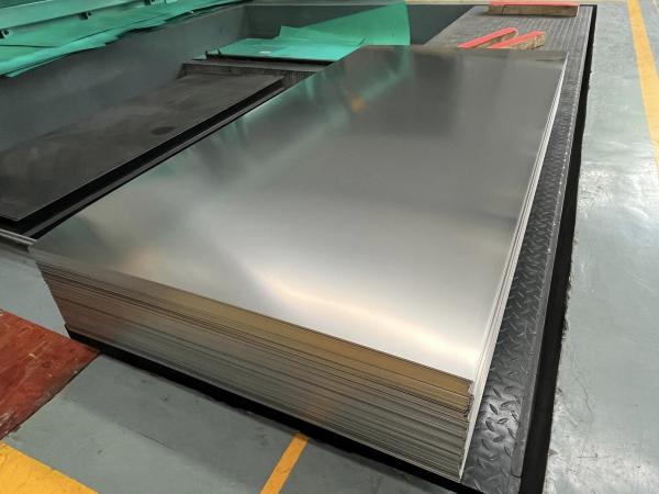 5a06 (Amg6) Épaisseur de la plaque d'aluminium: 1-350 mm Température: O, H111, H112, Bm, Bm-ii Taille conventionnelle: 1200 mm*2000 mm, 1250 mm*2500 mm, 1500 mm*3000 mm, etc.