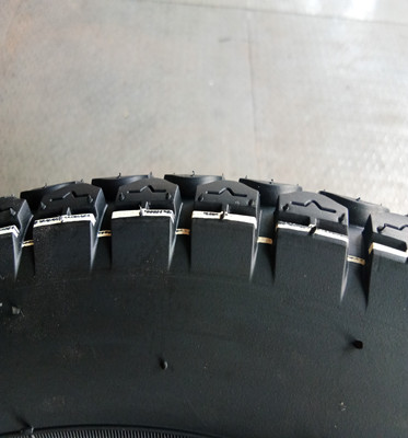 Qingdao Port Loading 110/90-16 Motorcycle Tire with Tensile Strength 10.5 Performance